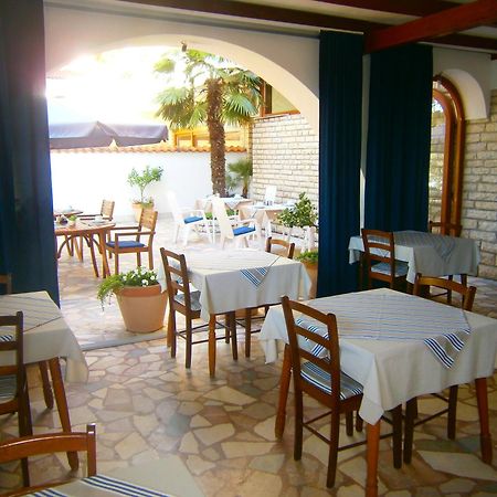 Bed & Breakfast Pansion Rade Hotell Pirovac Exteriör bild