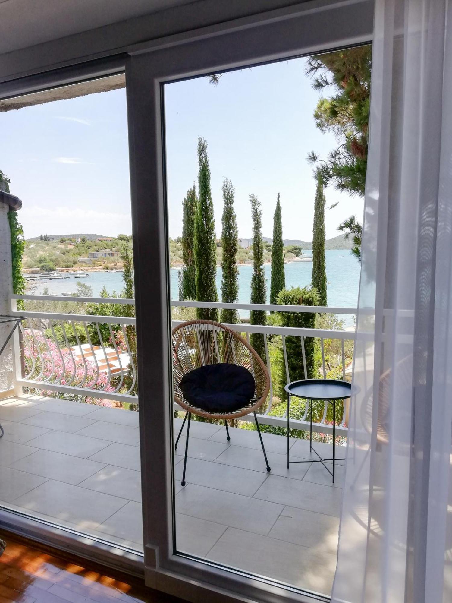 Bed & Breakfast Pansion Rade Hotell Pirovac Rum bild