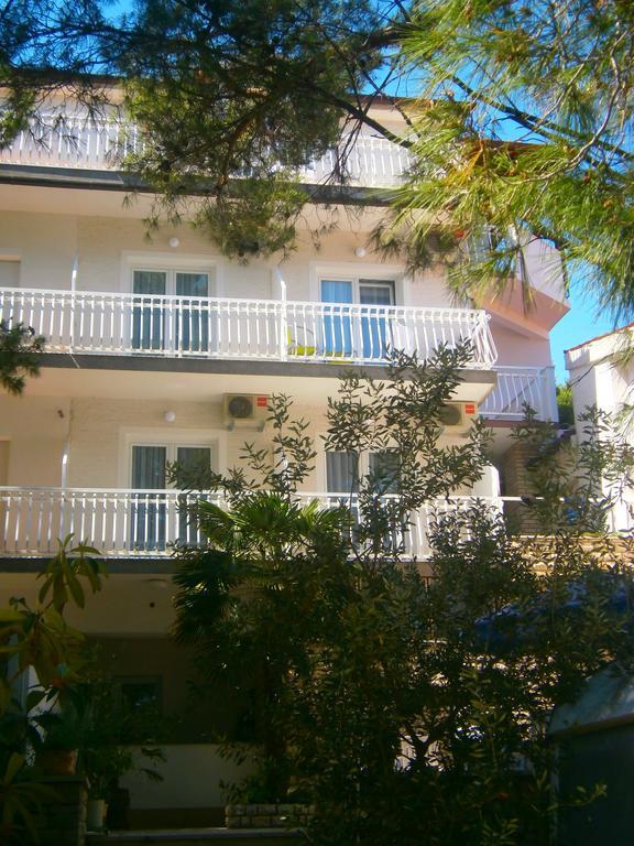 Bed & Breakfast Pansion Rade Hotell Pirovac Exteriör bild