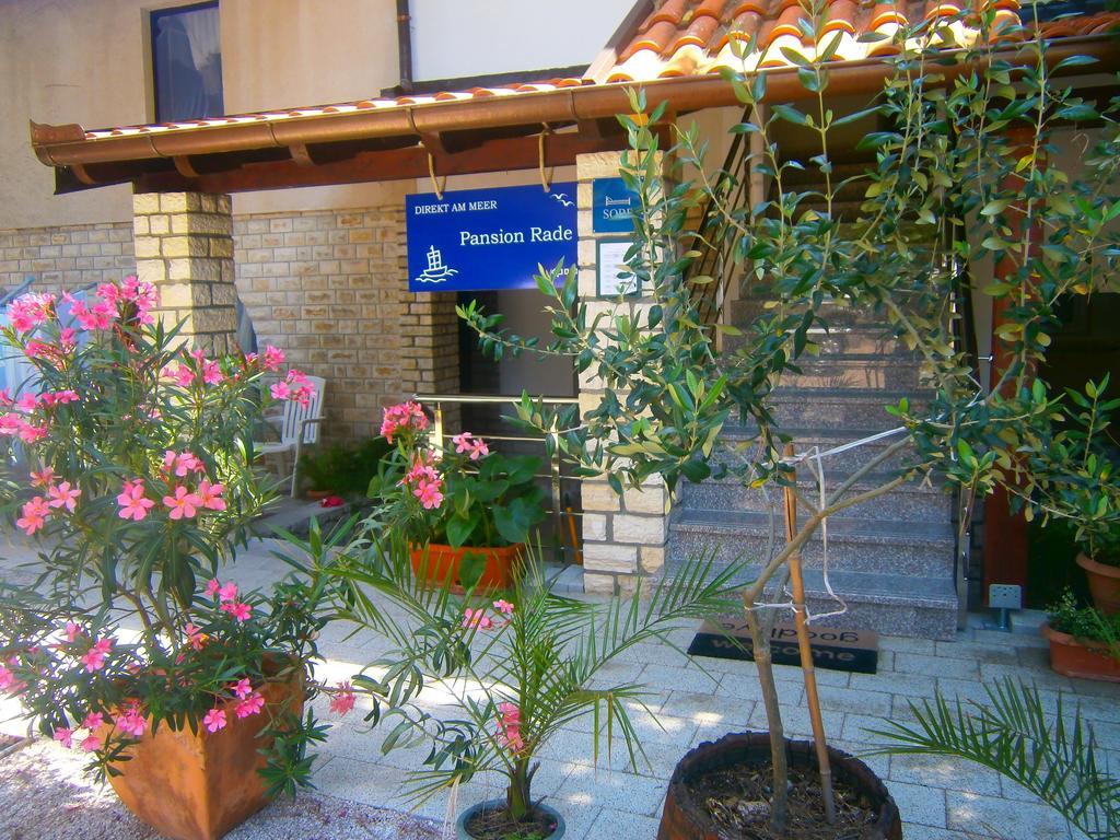 Bed & Breakfast Pansion Rade Hotell Pirovac Exteriör bild
