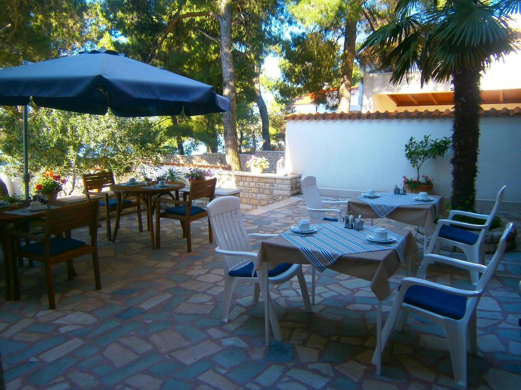 Bed & Breakfast Pansion Rade Hotell Pirovac Exteriör bild